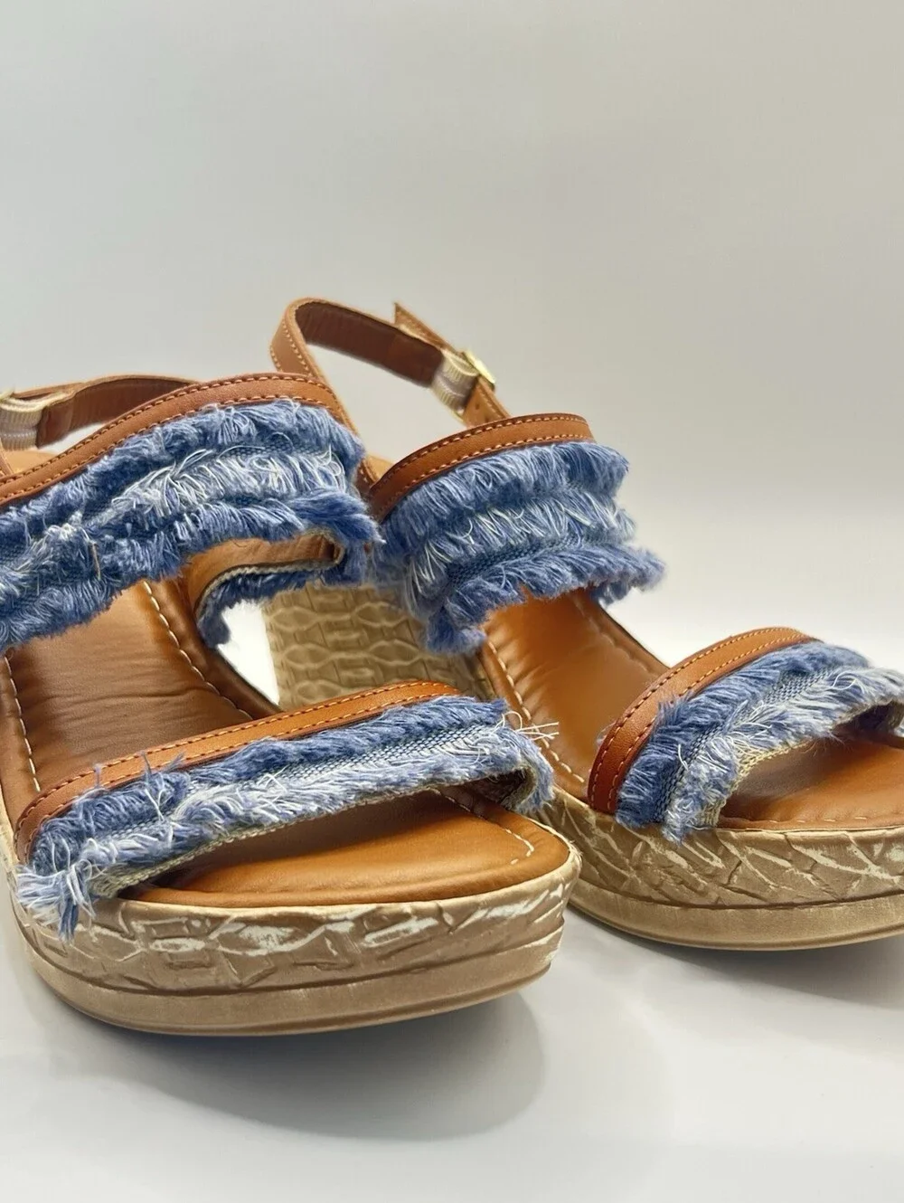 Tuscany by Easy Street Size 8.5 M Sandal Ladies (89-2)